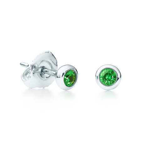 Elsa Peretti® Color by the Yard earrings in sterling silver with tsavorites. | Tiffany & Co.