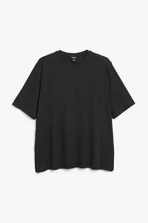 Oversized ribbed tee - Black - T-shirts - Monki WW