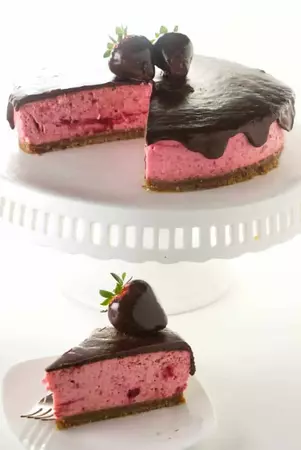 No Bake Chocolate Covered Strawberry Cheesecake - Savor the Best