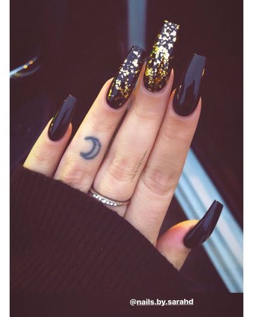 ℕ𝕒𝕚𝕝𝕤 𝕓𝕪 𝕊𝕒𝕣𝕒𝕙 𝔻𝕠𝕟𝕒𝕙𝕦𝕖 on Instagram: ““Your nails are like jewels, don’t use them like tools.” ✨ #pdxnails #pdxnailsalon #oregonnails #longnails #blacknails #goldflakenails…”