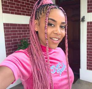 Sho Madjozi changes back to her trademark pink braids