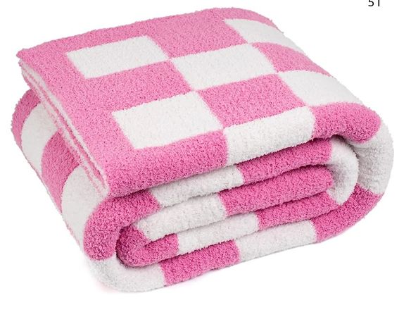 checkered pink blanket