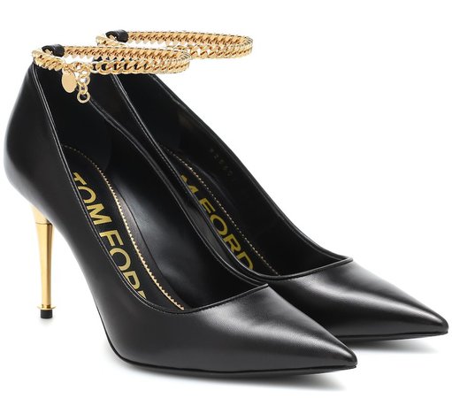 Chain-trimmed leather pumps