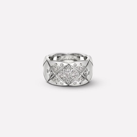 Coco Crush ring - Quilted motif ring, small version, in 18K white gold and diamonds - J10865 - CHANEL