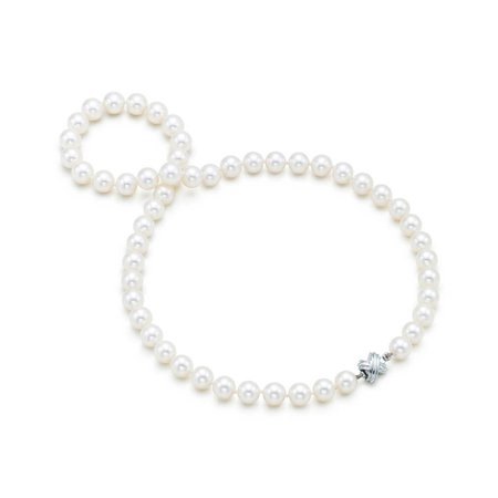 Tiffany Signature® Pearls necklace of pearls with 18k white gold. | Tiffany & Co.