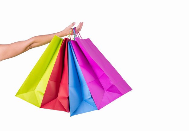 female-hand-hold-color-paper-bags-isolated_86638-233.jpg (626×433)