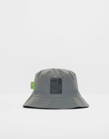 Reflective bucket hat - New - Bershka United States