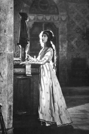 Lillian Gish, Romola, 1924