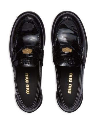 Miu Miu logo-plaque patent-leather Loafers - Farfetch