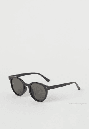 black sunglasses 1