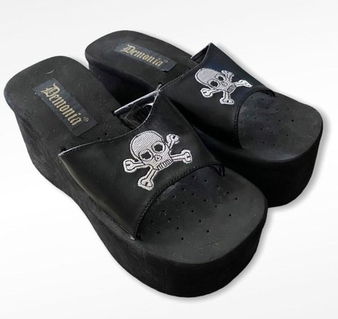 Goth plataform sandals