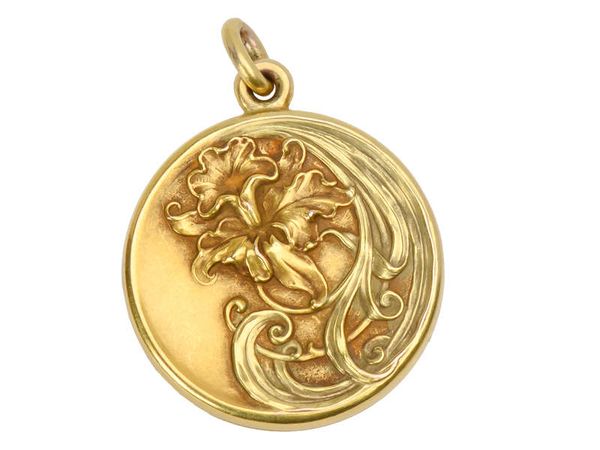Georgian Jewelry | The Three Graces | Iris Flower Art Nouveau Gold Locket