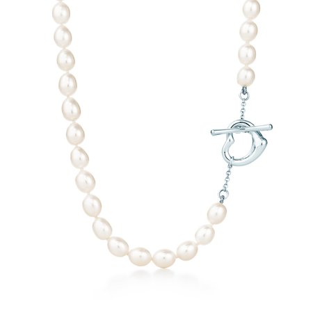 Elsa Peretti® Open Heart freshwater cultured pearl necklace in sterling silver. | Tiffany & Co.