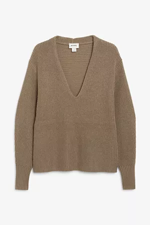 V-neck knit sweater - Light brown - Jumpers - Monki GB
