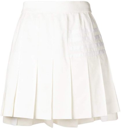 short pleated skirt