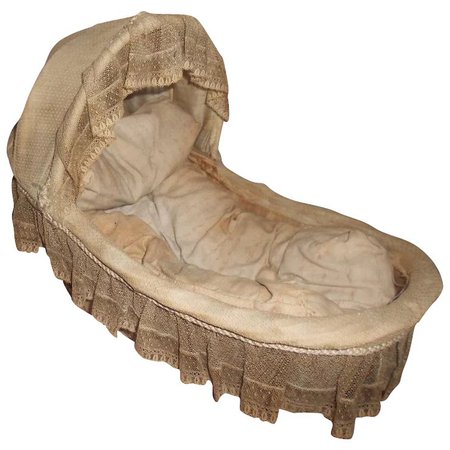 Antique French Tulle Lace Bebe Bed : Tresors-de-Belles | Ruby Lane