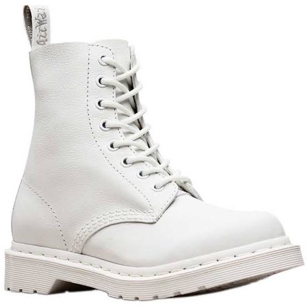 white boot 2