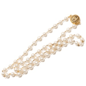 CHANEL White Pearl Necklace with Gold Logo Clasp