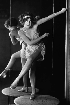 1920s flappers 20s glam dancing