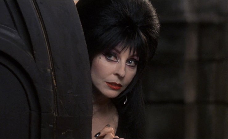Elvira's Haunted Hills (2001) - stills