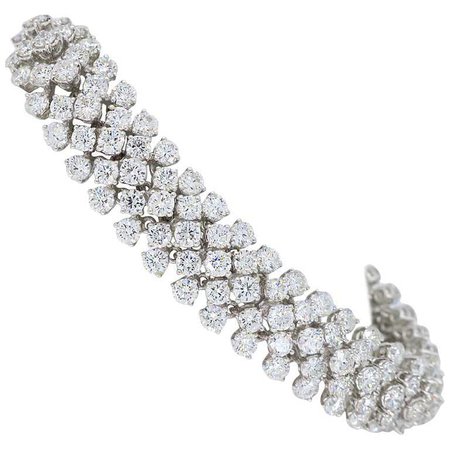 14.80 Carat Diamond Bracelet made in 18 Karat White Gold For Sale at 1stdibs