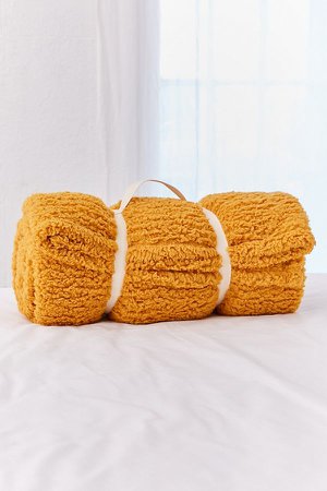 Amped Fleece Throw Blanket | Urban Outfitters