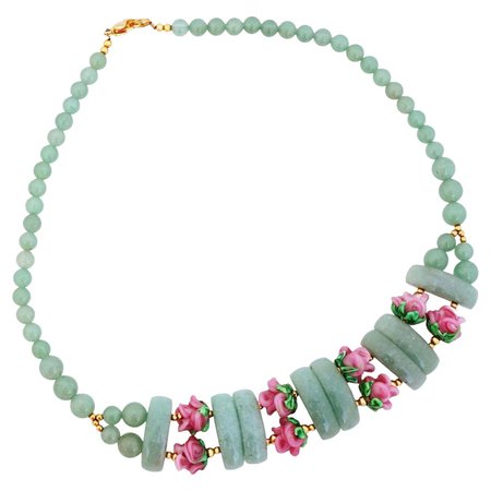 1980s Green Aventurine Gemstone and Pink Art Glass Rosebud Necklace