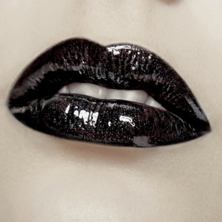 J+U+L+I+E+++B+%C3%89+G+I+N++-+black+gloss+lips.jpg (800×800)