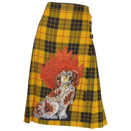 Gucci Plaid Kilt Skirt with Embroidered Dog Motif For Sale at 1stDibs