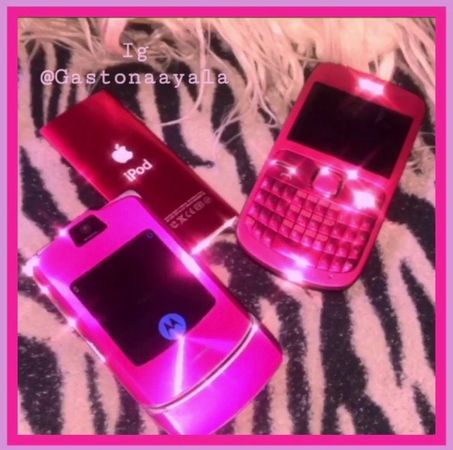 Pinks phones | Early 2000s fashion, 2000s pink, Early 2000s aesthetic