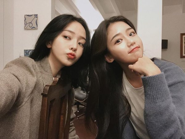Yiyeon and somi