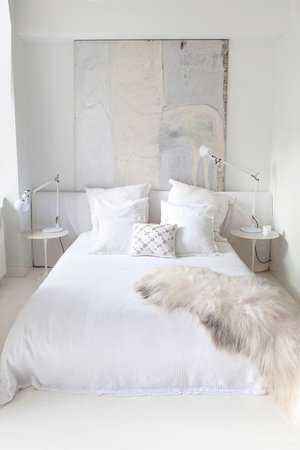 white bed bedroom decor