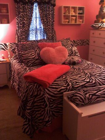 PINK & ZEBRA ROOM: I gave my daughter a total room makeover for her birthday . . . it went from pink an… | Zebra room, Room inspiration bedroom, Room ideas bedroom