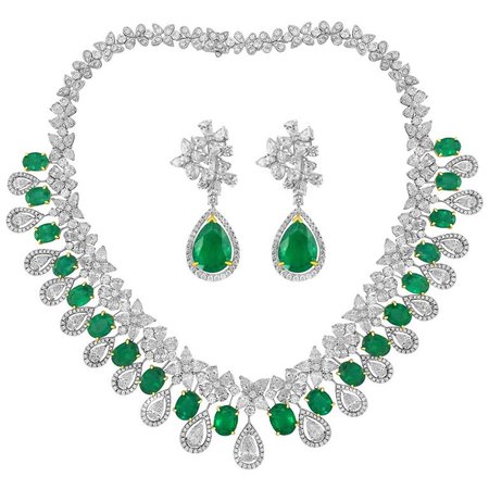 White Gold Earrings and Necklace Set with Diamonds and Emeralds, 114.03 Carat