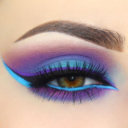 Light Blue & Purple Eye Makeup & Eyeliner