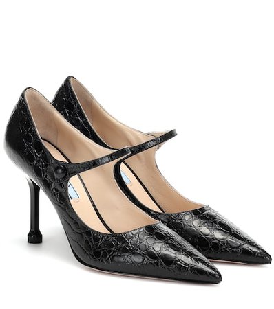 Embossed leather pumps