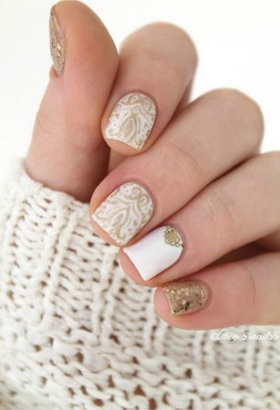 White & Gold Baroque Nail Design