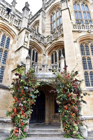 See the Spectacular Autumnal Floral Display at Princess Eugenie's Royal Wedding