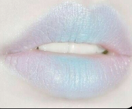 blue frosted lip