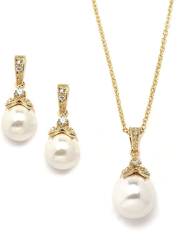 gold vintage pearl necklace