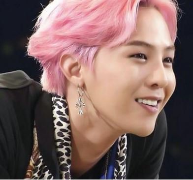 d5bc8d45d9fd36c9020dc59075033df2_who-rocks-pink-hair-kpop-boy-bands-edition-updated-gdragon-pink-hair_392-366.jpeg (392×366)
