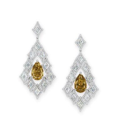 A PAIR OF COLOURED DIAMOND AND DIAMOND EAR PENDANTS | Christie's