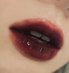 dark red fade lip idea