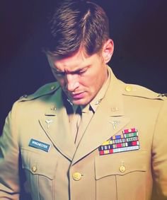 Jensen Ackles - uniform