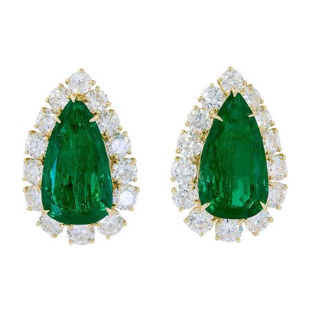 Harry Winston Diamond, Pear-Shaped Emerald Earrings For Sale at 1stDibs