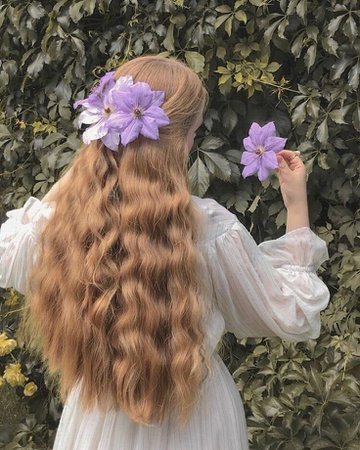 Image uploaded by 𝒇𝒂𝒕𝒐𝒐𝒎𝒂. Find images and videos about girl, fashion and hair on We Heart It - the ap… | My fairy garden, Aesthetic girl, Princess aesthetic