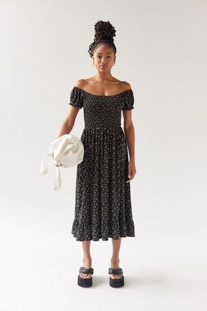 UO Tessie Smocked Puff Sleeve Midi Dress | Urban Outfitters