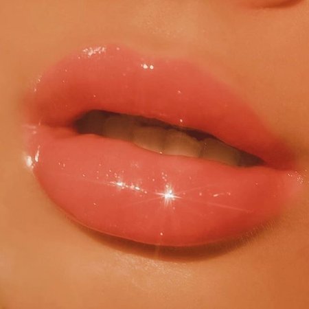 shimmery lip (zee_xo)