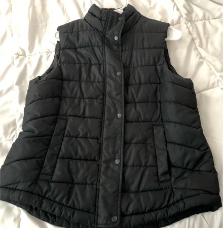 GAP black puffer vest