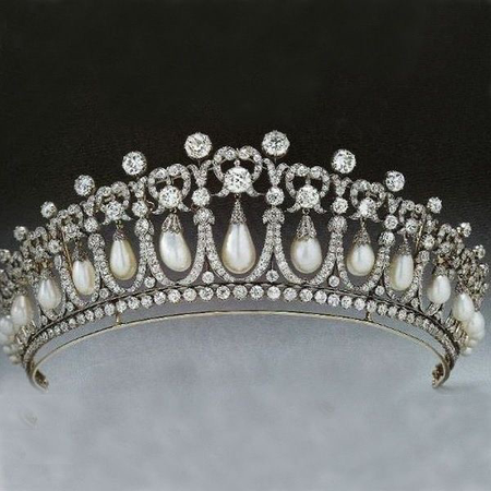 Cambridge lovers knot tiara